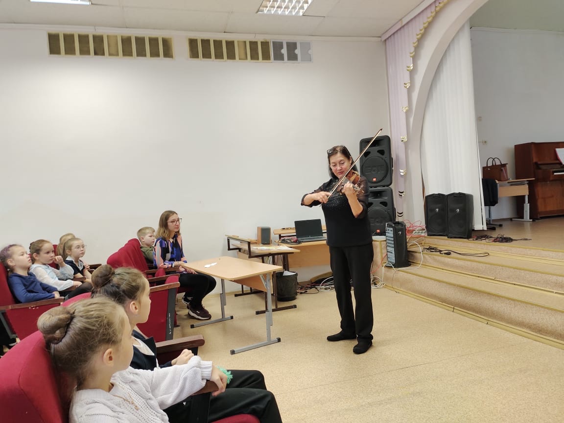 Выступление преподавателя ДШИ №1 по классу скрипки Герасиной Г.И.