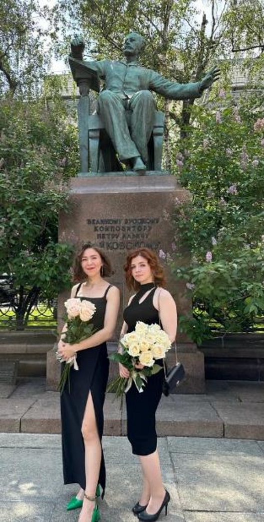 На фото: Рахматуллина Адель и Веснина Анастасия