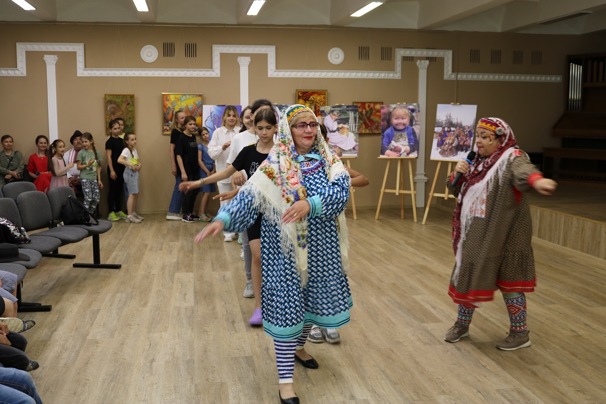 Народный хантыйский танец