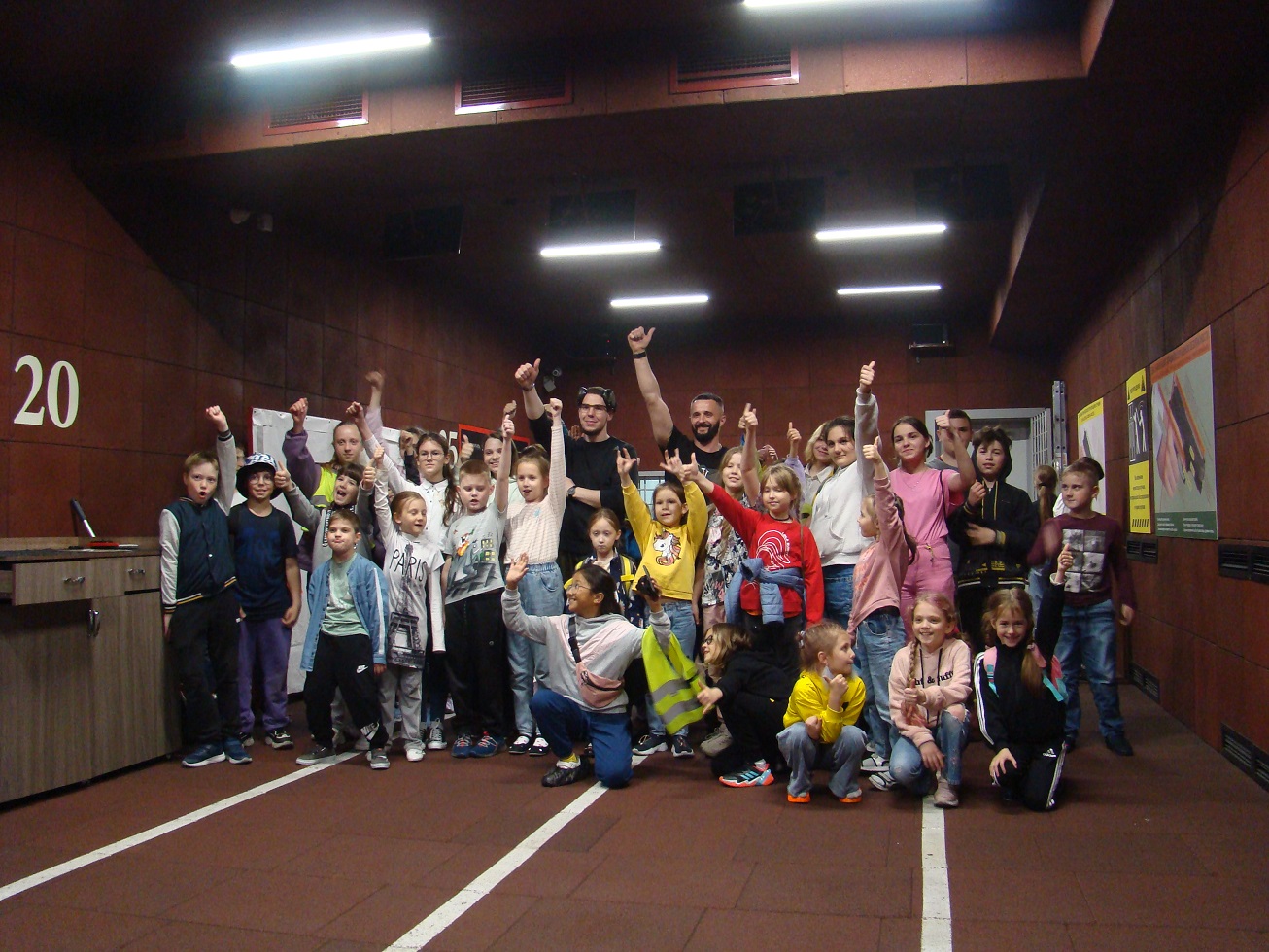 Воспитанники лагеря в стрелково-спортивном клубе «Северный десант»